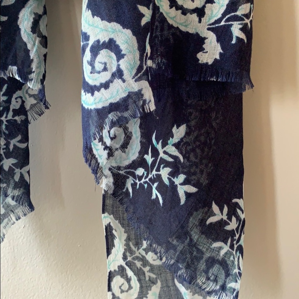 Sheer scarf - Picture 2 of 2
